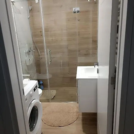 Gea 7 Sa Parking Mestom *