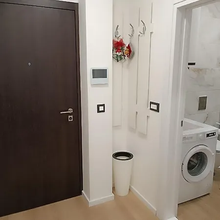 Gea 7 Sa Parking Mestom * Novi Sad