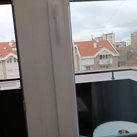 Gea 7 Sa Parking Mestom Apartmán *