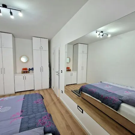 Gea 7 Sa Parking Mestom * Novi Sad