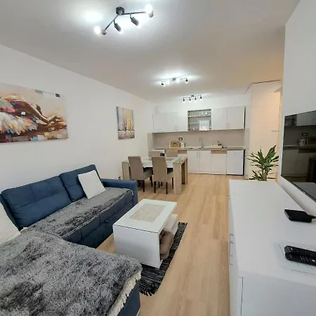 Gea 7 Sa Parking Mestom *