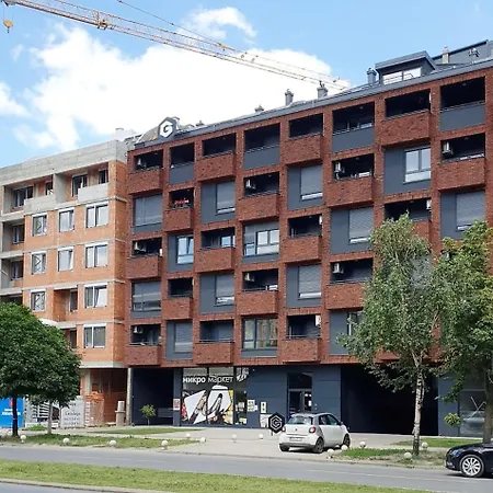 Gea 7 Sa Parking Mestom * Novi Sad