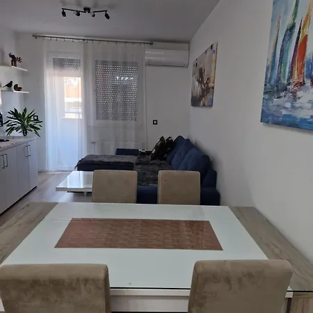 Gea 7 Sa Parking Mestom Apartmán Novi Sad