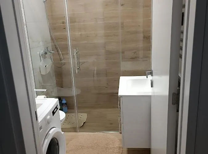 Gea 7 Sa Parking Mestom *