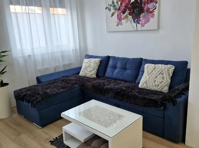 Gea 7 Sa Parking Mestom 노비사드